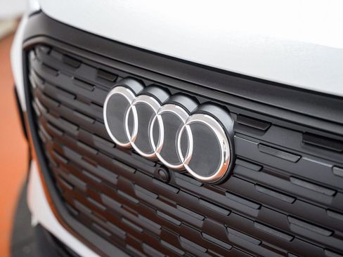 Certified 2023 Audi Q4 e-tron Premium Plus w/ Premium Plus AWD/4WD image 9