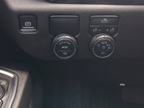Used 2024 Chevrolet Silverado 3500 LT w/ Convenience Package RWD image 12
