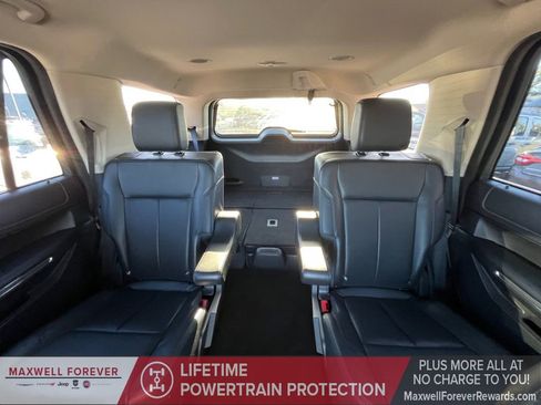 Used 2024 Ford Expedition XLT image 5