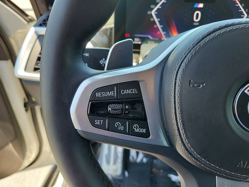 Used 2024 BMW X7 xDrive40i w/ M Sport Package AWD/4WD image 27
