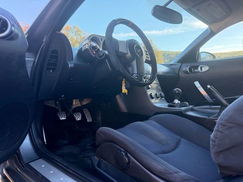 Used 2003 Nissan 350Z Enthusiast image 13