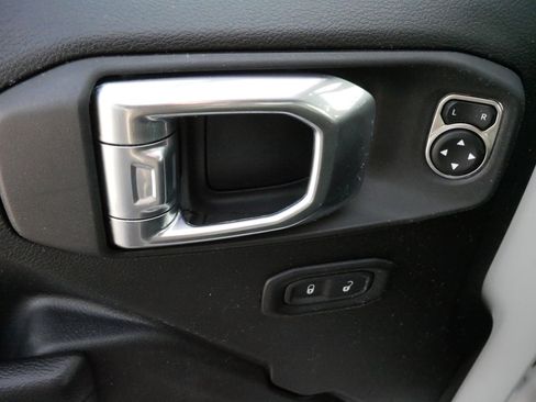 Used 2022 Jeep Wrangler Unlimited Sport image 19