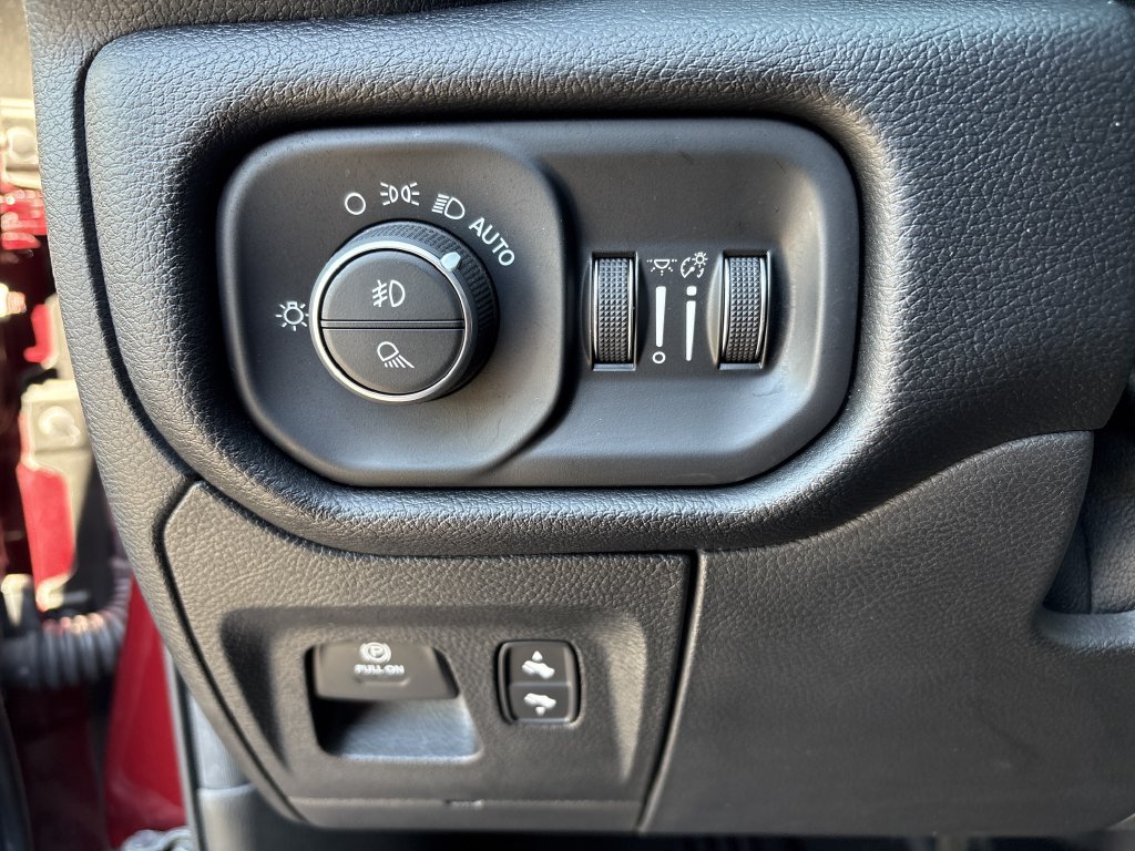 Used 2019 RAM 1500 Laramie AWD/4WD image 20