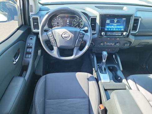 Used 2024 Nissan Frontier SV w/ Tow Package image 12