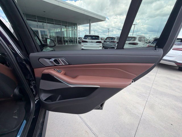 Used 2026 BMW X7 xDrive40i w/ M Sport Package AWD/4WD image 21