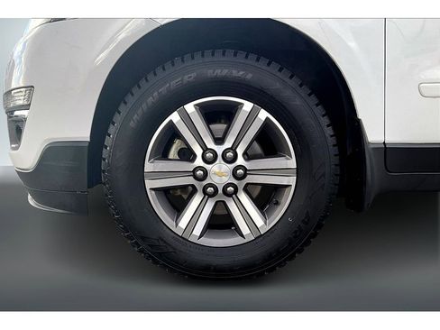 Used 2017 Chevrolet Traverse LT image 34