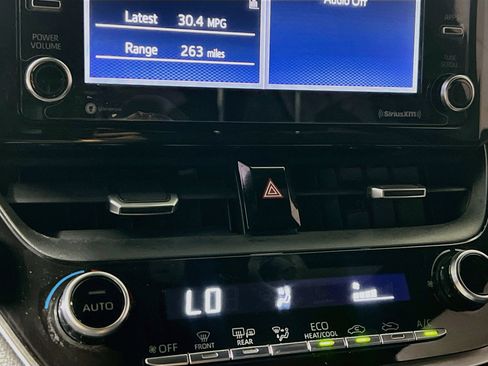 Used 2021 Toyota Corolla SE FWD image 25