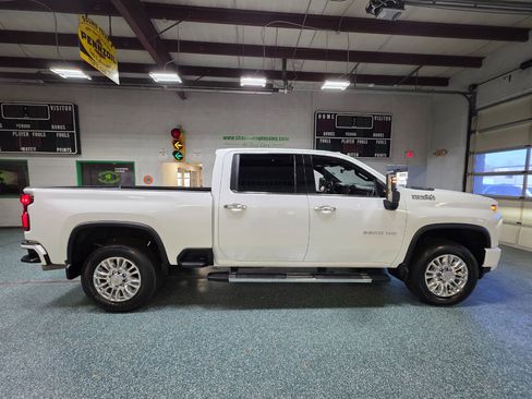 Used 2021 Chevrolet Silverado 3500 High Country w/ Z71 Off-Road Package image 5