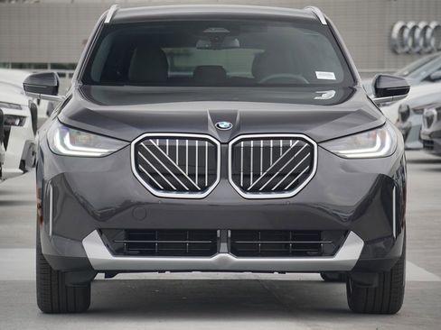 Used 2025 BMW X3 xDrive30i w/ Convenience Package image 2