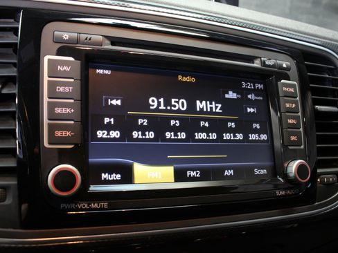 Used 2012 Volkswagen Beetle Launch Edition image 42