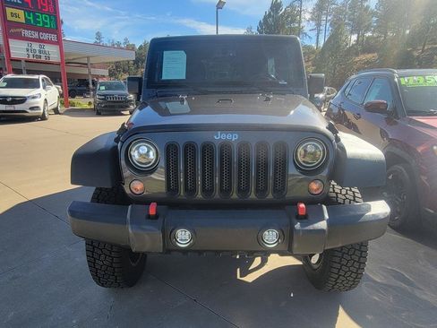 Used 2016 Jeep Wrangler Unlimited Rubicon w/ Connectivity Group AWD/4WD image 2