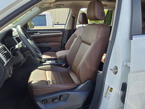 Certified 2023 Volkswagen Atlas SE w/ Panoramic Sunroof Package FWD image 12