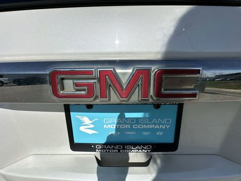 Used 2017 GMC Yukon XL Denali w/ Open Road Package AWD/4WD image 32