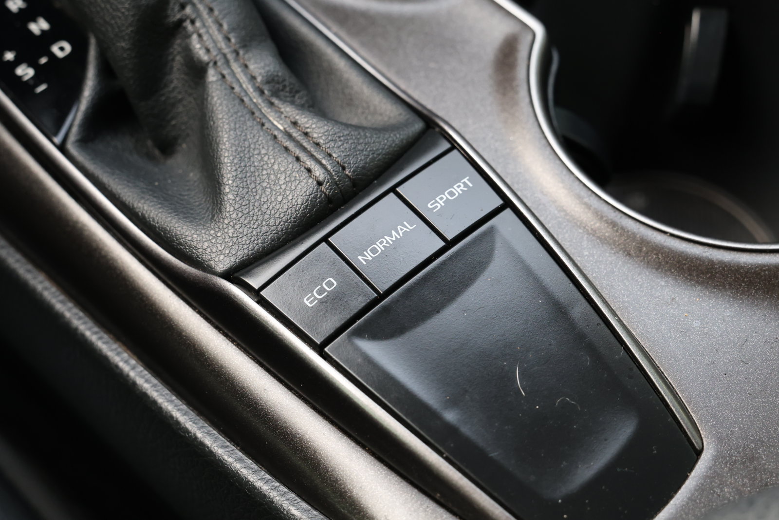Used 2024 Toyota Camry SE FWD image 21