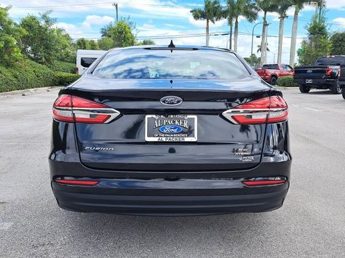 Certified 2020 Ford Fusion SE image 6