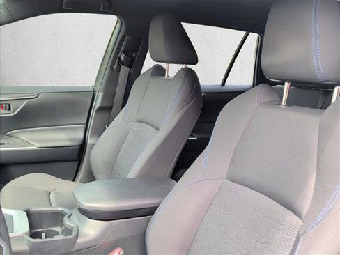 Used 2023 Toyota RAV4 SE w/ SE Grade Weather Package AWD/4WD image 11