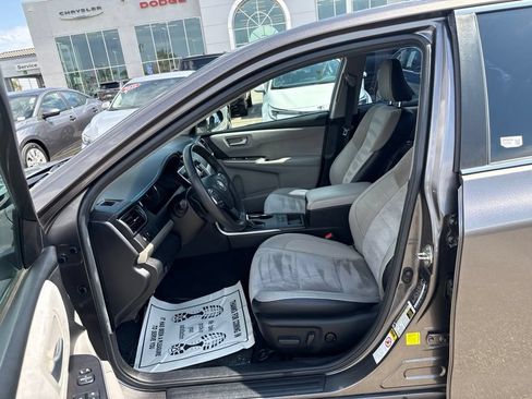Used 2017 Toyota Camry XSE FWD image 21