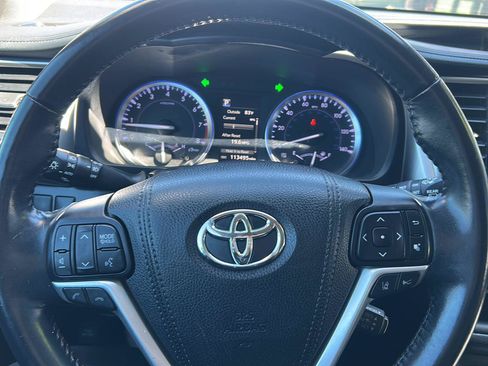 Used 2018 Toyota Highlander SE AWD/4WD image 20