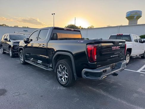 Used 2023 GMC Sierra 1500 SLT w/ SLT Premium Package AWD/4WD image 8