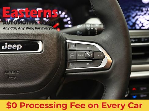 Used 2025 Jeep Compass Limited AWD/4WD image 16