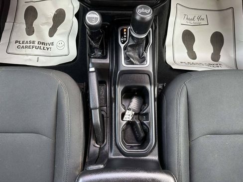 Used 2018 Jeep Wrangler Unlimited Sport AWD/4WD image 25
