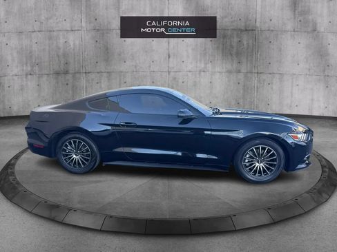 Used 2017 Ford Mustang Coupe RWD image 4