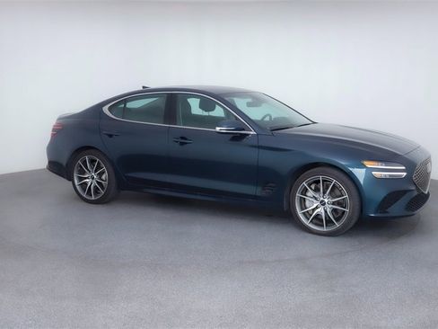 Used 2025 Genesis G70 2.5T image 10