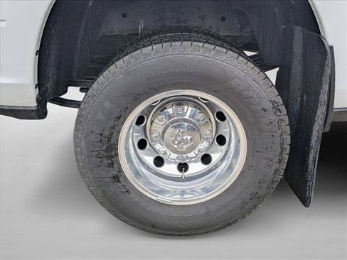 Used 2025 RAM 3500 Laramie AWD/4WD image 18
