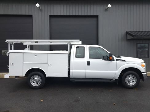 Used 2015 Ford F250 XL w/ Power Equipment Group image 5