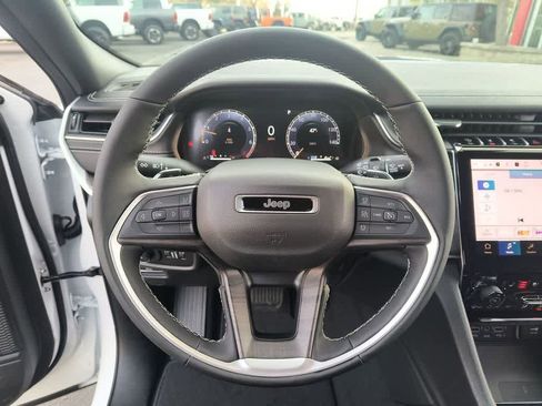 New 2025 Jeep Grand Cherokee L Limited w/ Luxury Tech Group II image 14