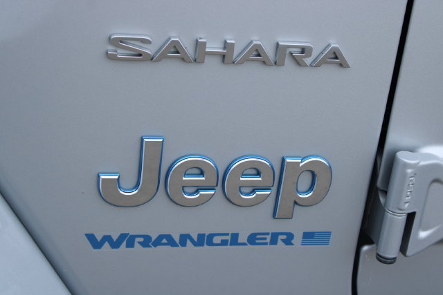 Used 2024 Jeep Wrangler Unlimited Sahara AWD/4WD image 9