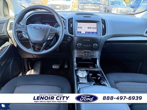 Certified 2020 Ford Edge SE image 15