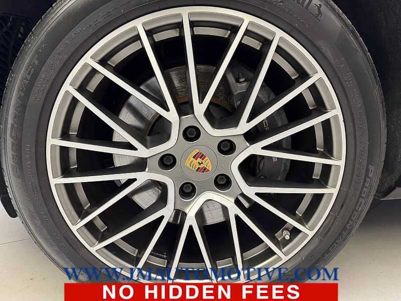Used 2023 Porsche Cayenne Platinum Edition AWD/4WD image 9