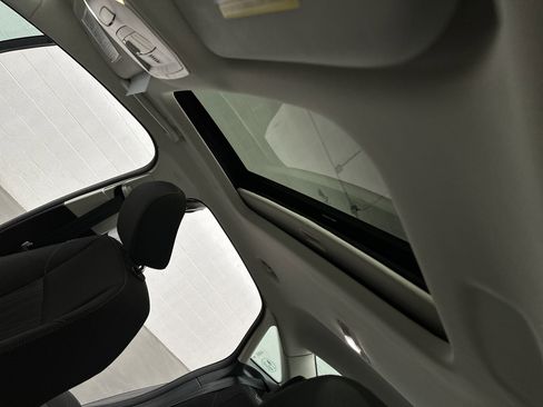 Used 2017 Ford Focus SEL image 19