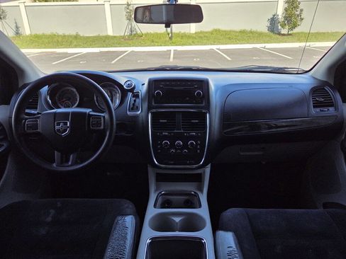 Used 2014 Dodge Grand Caravan SXT FWD image 18