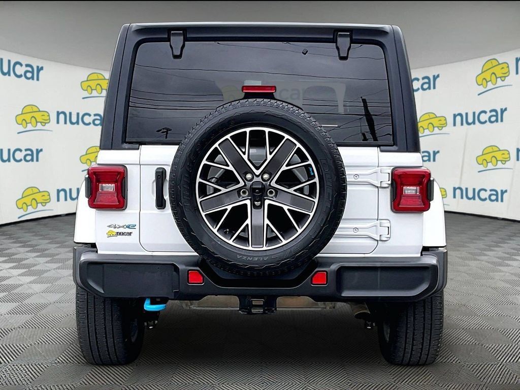 Used 2023 Jeep Wrangler Unlimited Sahara w/ Cold Weather Group AWD/4WD image 5