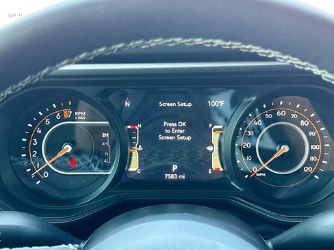 Used 2025 Jeep Gladiator Rubicon w/ Safety Group AWD/4WD image 14