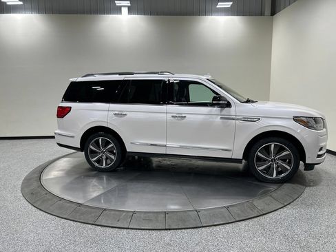 Used 2019 Lincoln Navigator Reserve AWD/4WD image 5