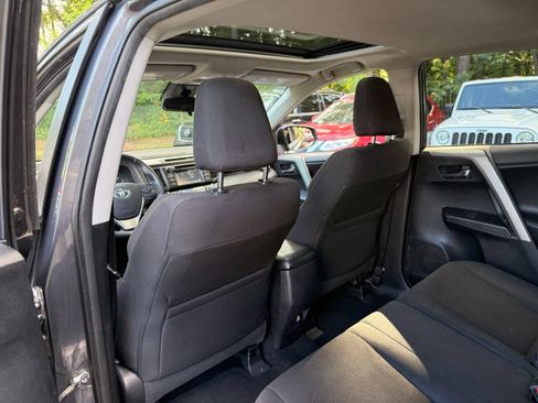 Used 2018 Toyota RAV4 XLE AWD/4WD image 27
