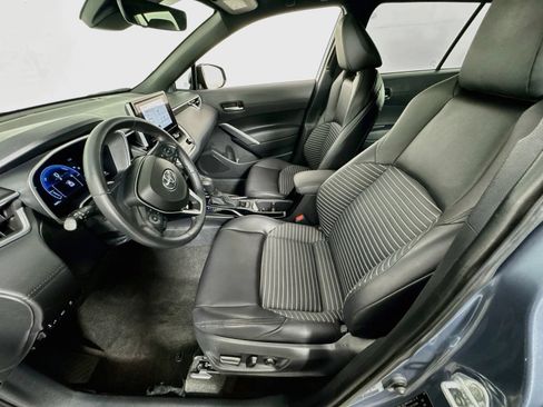 Used 2023 Toyota Corolla Cross AWD Hybrid w/ Convenience Package image 18