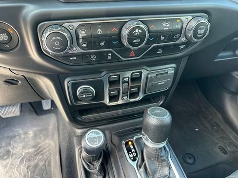 Used 2022 Jeep Gladiator Sport AWD/4WD image 15