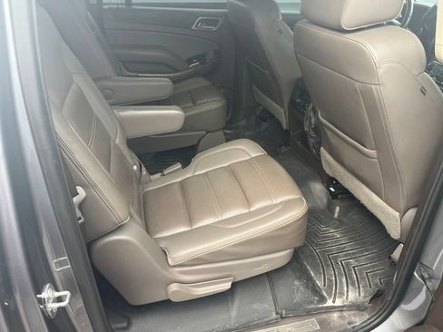 Used 2020 GMC Yukon XL Denali w/ Denali Premium Package RWD image 9