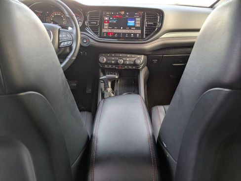 Used 2025 Dodge Durango GT image 34