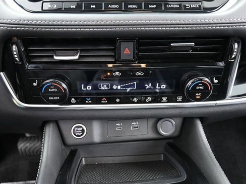 Used 2023 Nissan Rogue SL w/ SL Premium Package FWD image 13