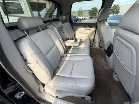 Used 2011 Chevrolet Avalanche LTZ image 39