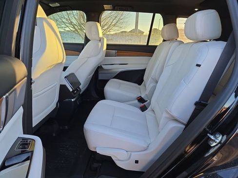 New 2026 Cadillac Vistiq Luxury image 33