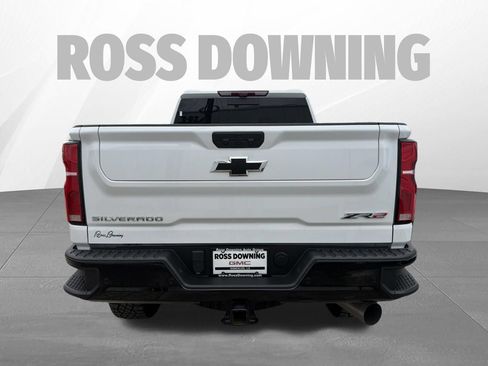 Used 2025 Chevrolet Silverado 2500 ZR2 w/ Technology Package AWD/4WD image 5