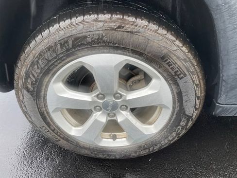 Used 2018 Jeep Compass Latitude w/ Cold Weather Group AWD/4WD image 12