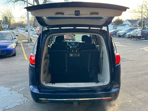 Used 2018 Chrysler Pacifica Touring Plus image 23