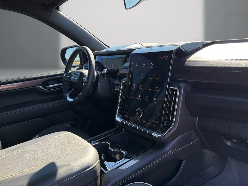 Used 2025 GMC Yukon Elevation AWD/4WD image 16